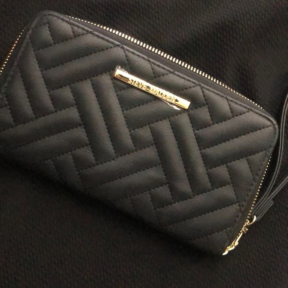 COPY - Steven madden clutch wallet
